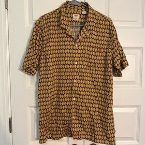 NWT Levi's Button Front Shirt Men's Size M Yellow Cactus Print Hawaiian Casual A